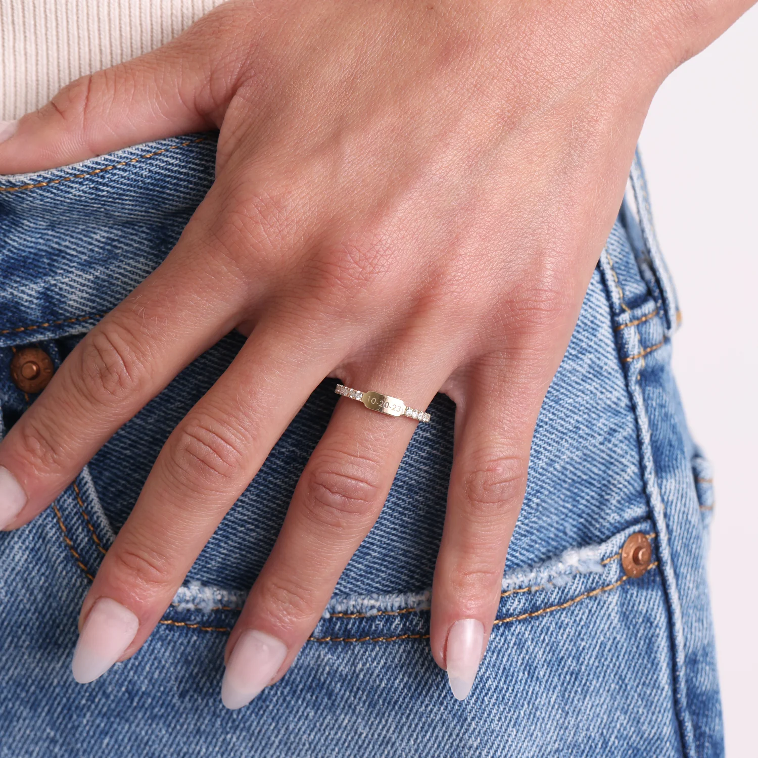 Moyen Diamond U-Pave Engraved Ring - Image 7