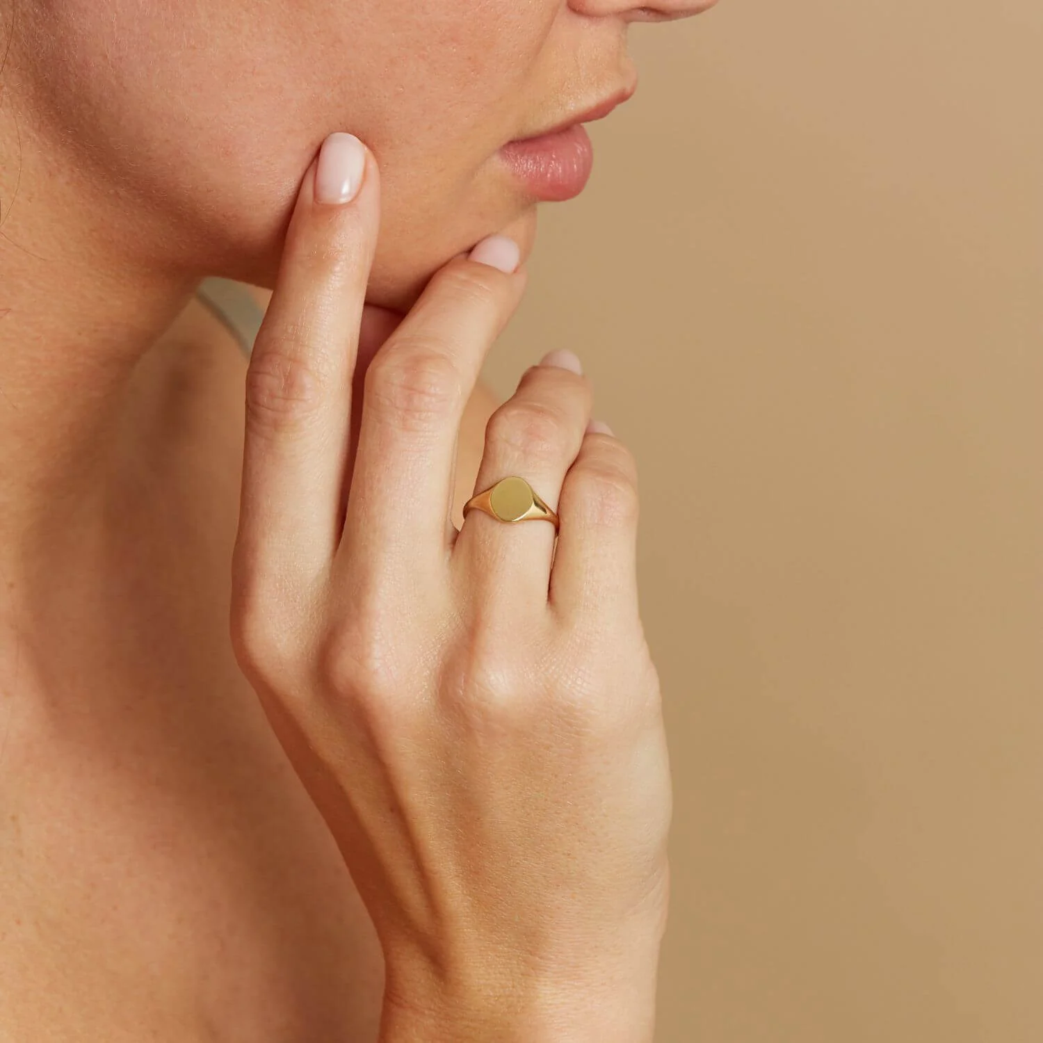 Moyen Oval Signet Ring - Image 6